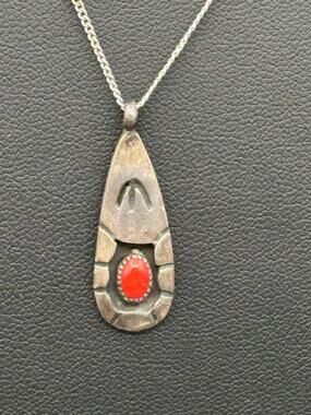 Vintage Navajo Sterling Silver Teardrop Coral Pendant Necklace Size 18